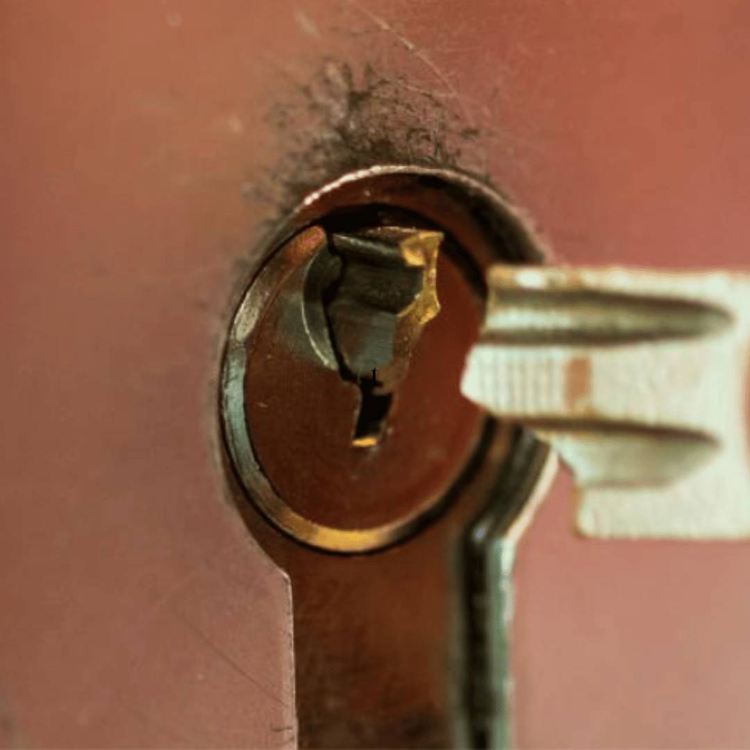 Έσπασε το κλειδί μέσα στην κλειδαριά; 😱🔑