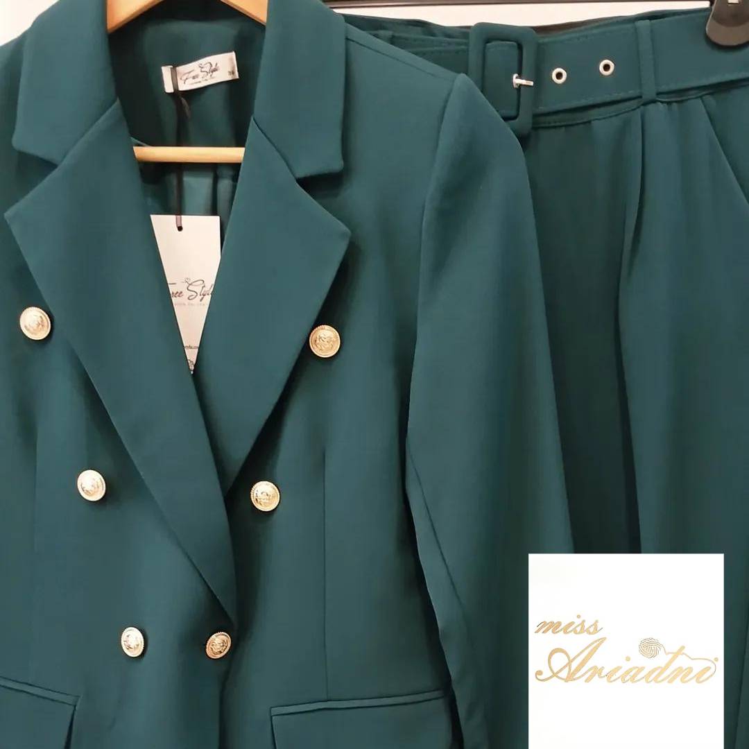 Εκπληκτική ευκαιρία: Κοστούμι ελληνικής παραγωγής σε έκπτωση 30% τώρα!