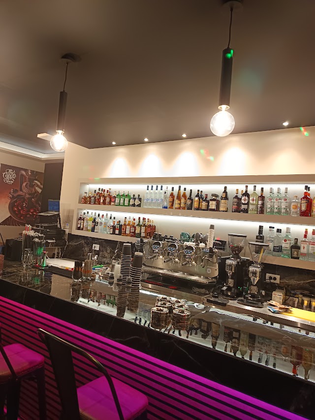 Street Coffee All Day Bar